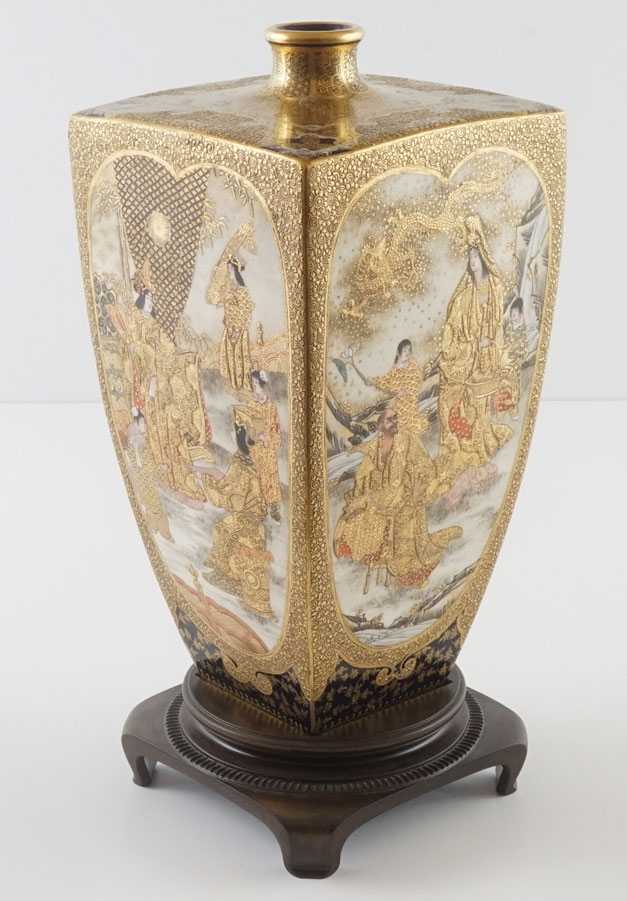 Fine Antique Japanese Taizan Satsuma Vase