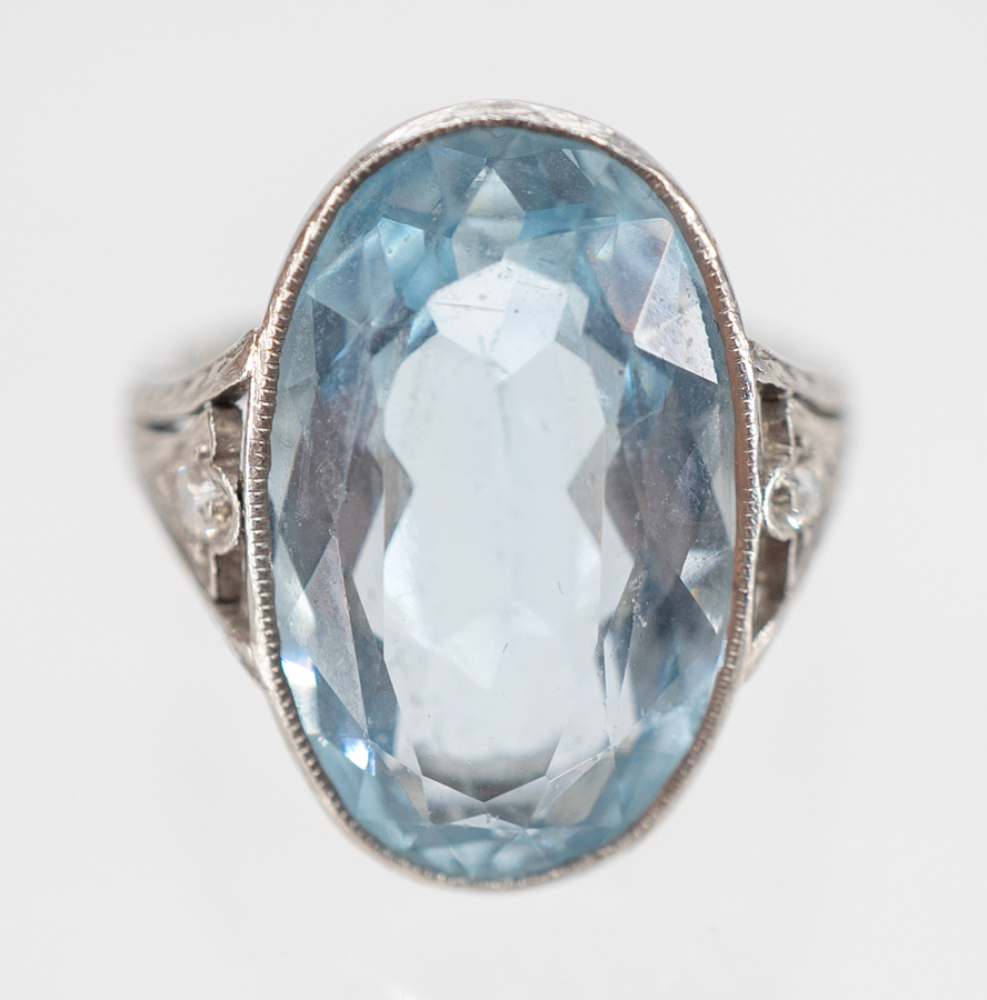 Lady's Platinum Ring with 9.57 ct. Aquamarine