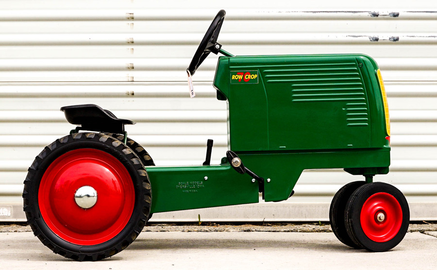 Scale Models Oliver Pedal Tractor